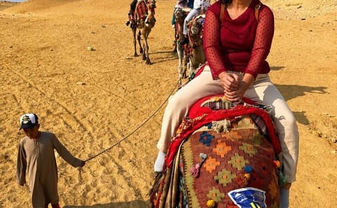 Private Full-Day Tour of Giza Pyramids and Cairo Highlights