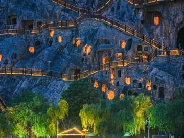 Luoyang Private Day tour to Longmen Grottoes and Shaolin temple