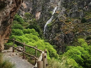 From Granada: Los Cahorros private hiking