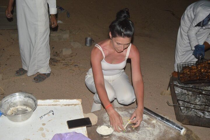 Sharm El-Sheikh: giro in cammello al tramonto con preparazione del pane arabo