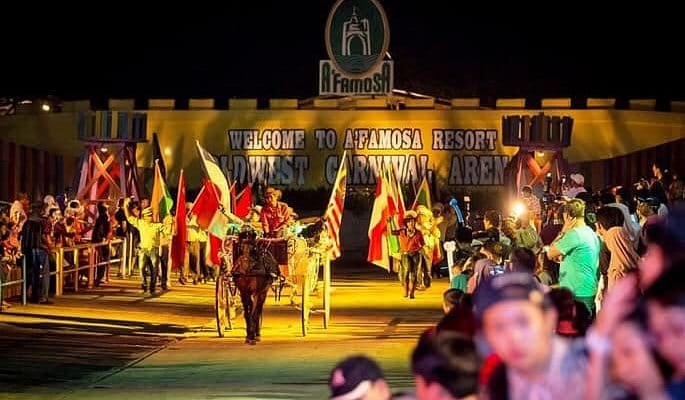 عرض الأفيال الليلي في سفاري أفاموسا سيأخذك في رحلة ساحرة إلى عالم الحيوان