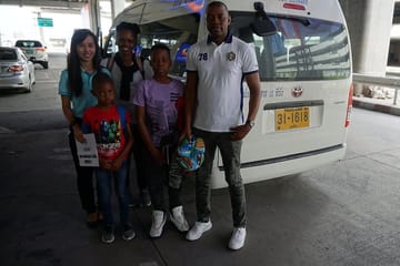 Private Transfer: Van Charter incl Airport Pick Up or Drop Off