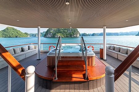 Iris Cruise: Luxury Day Cruise Experience in Halong Bay with Jacuzzi Pool