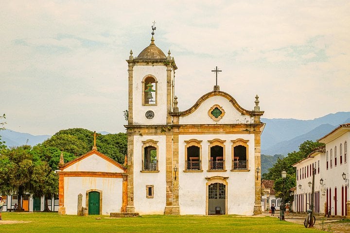 Historic Center Walking Tour: Colonial History & Cachaça Tasting