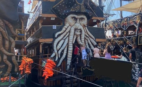 Alanya Pirate Boat Tour with Lunch and Foam Party