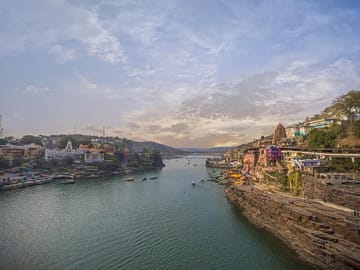 Omkareshwar Temple and Asirgarh Fort Day Tour from Indore