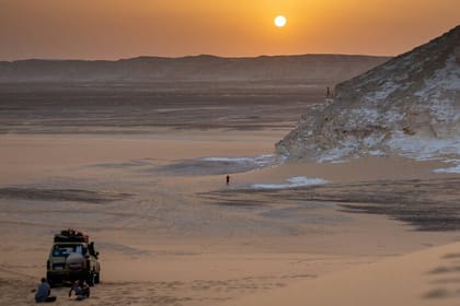 Overnight to Bahariya Oasis, White Desert, Black Desert in 2 days