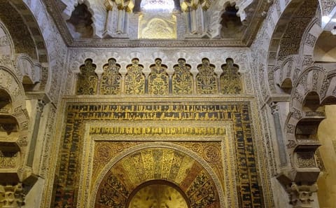 Córdoba Walking Tour: Roman Bridge, Alcazar & Mosque Cathedral