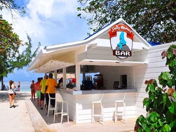 At Sol y Mar you will enjoy of Bar, Restaurants, Wifi and multiple activities.