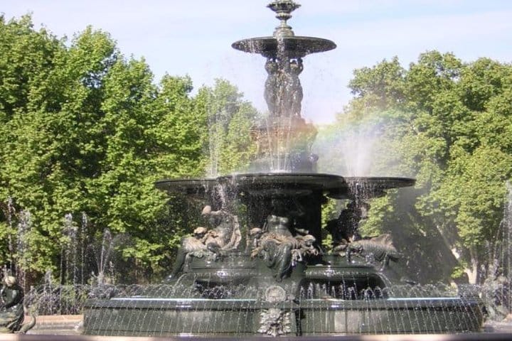 Enjoy the beautiful city of Mendoza