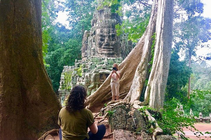 Private Angkor Temples Tour: Explore Angkor Wat, Banteay Srei & More