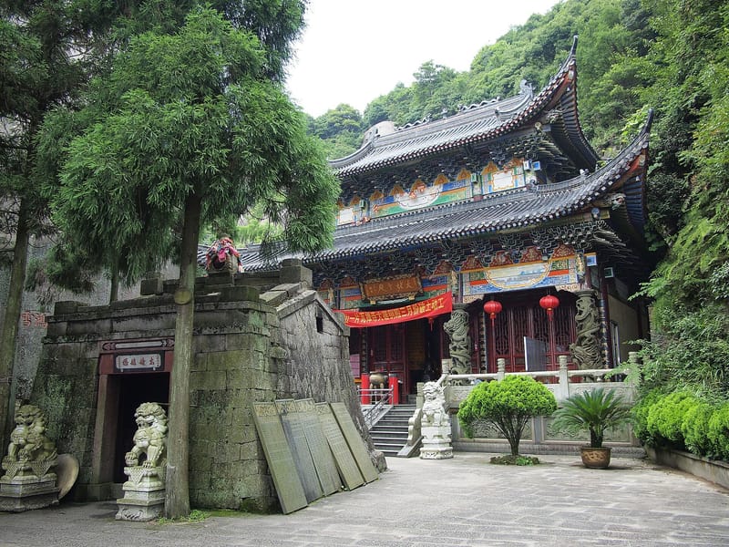 Fuzhou to Taimu Mountain Granite Peaks Private Day Trip