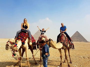 Sightseeing Day Tour to Egyptian Museum , Giza Pyramids, and Bazaar from Cairo