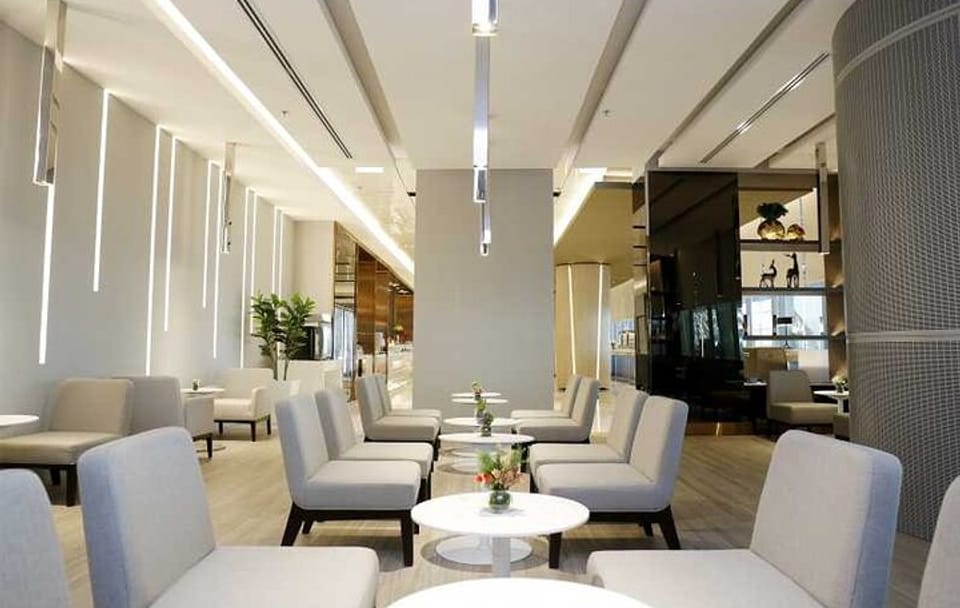 Suvarnabhumi Airport Miracle Lounge Access