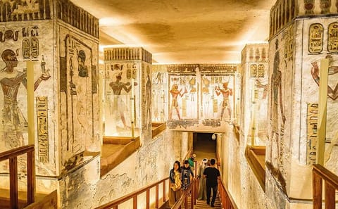 Full Day Tour of the Valley of Kings and Queens in Luxor