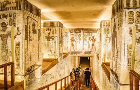 Full Day Tour of the Valley of Kings and Queens in Luxor