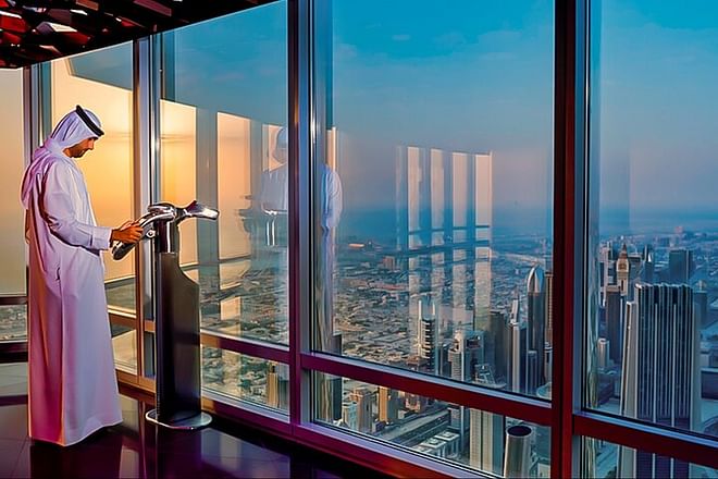 Combinación de Dubái: entradas para el Burj Khalifa At the Top y el Dubai Garden Glow