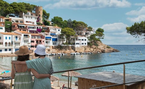 Scenic Girona and Costa Brava Day Trip from Barcelona