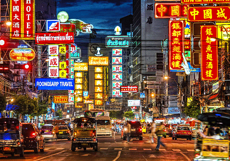 Tuk Tuk tour in the iconic of Bangkok