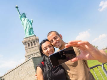 Statue of Liberty and Ellis Island Pre-Ferry Tour with Priority Access