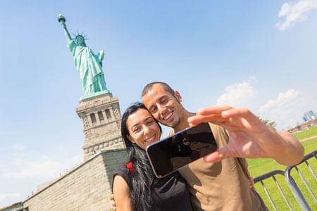 Statue of Liberty & Ellis Island Priority Ferry Tour with Guided Experience