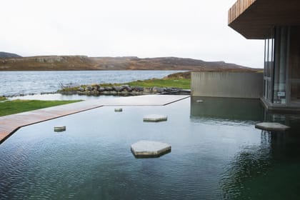 Waterfall & Warmth: Gufufoss & Vök Baths Tour from Seyðisfjörður Port