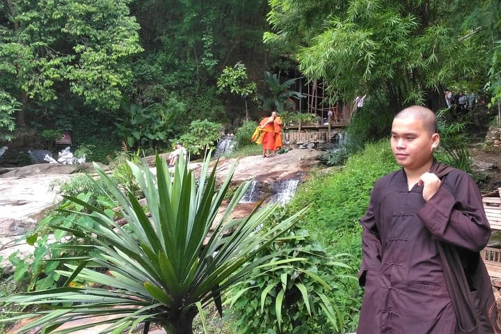 3-Hour Hike round trip Monk Trail to Wat Doi Suthep from Chiang Mai
