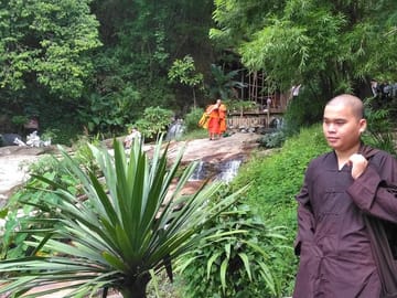 Hiking the Monk Trail to Wat Suthep