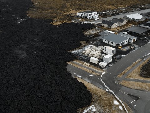Grindavik: Eruption Site and Town Walking Tour, photo 4