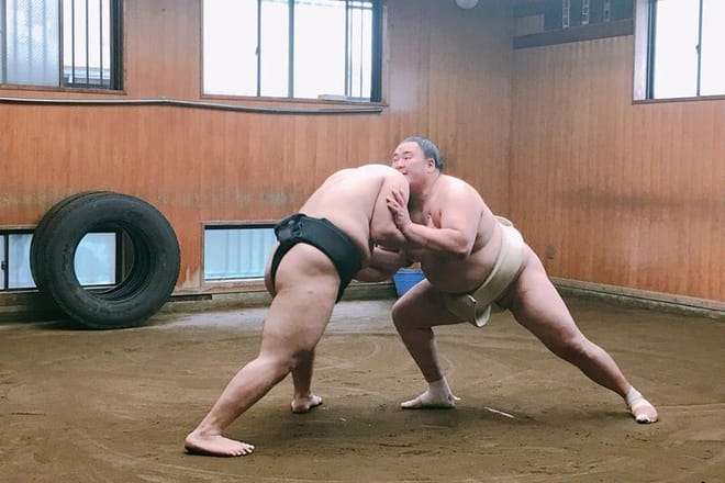 Tokyo Ryogoku Sumo Morning Practice + Photo Shoot with Wrestlers 9