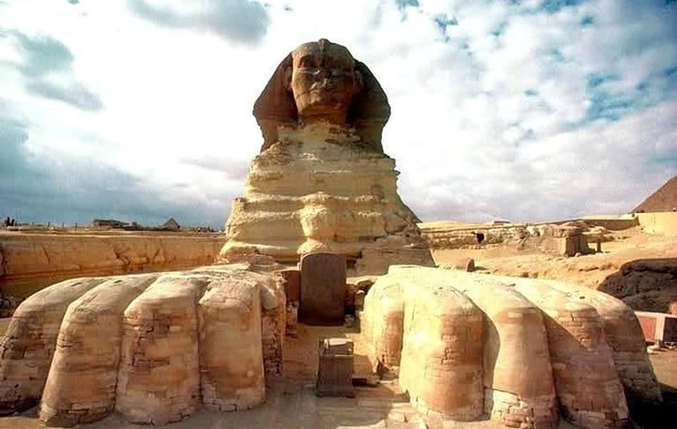 Private Full Day Tour of Giza Pyramids and Old Cairo