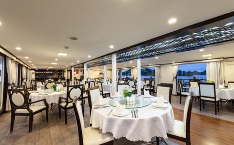 Amanda Cruise – Luxury Unique Halong Bay Cruise (2D1N Tour)