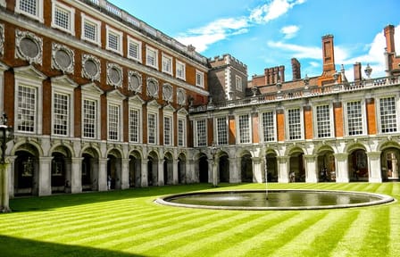 Day Trip to Hampton Court Palace from London with Guided Tour