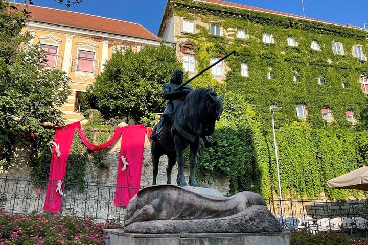 Private Zagreb Walking Tour with WWII Tunnels and Funicular Ride 2