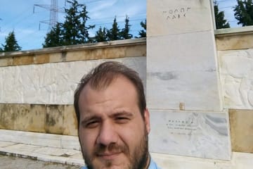 Day Tour from Athens to Meteora and Thermopylae with Dinner