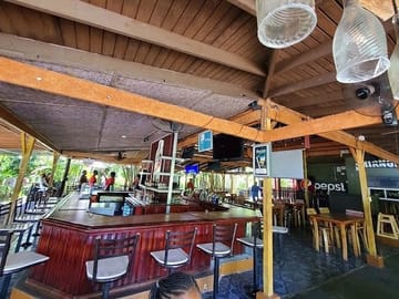 Bar Hop Tour in Montego Bay with Private Transportation