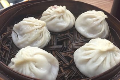 Shanghai shared Foodie Walking Tour at YunnanRoad food street.