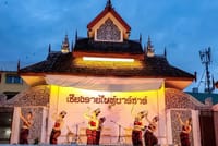 Chiang Rai by Night with Show, Dinner and Trishaw Ride 2