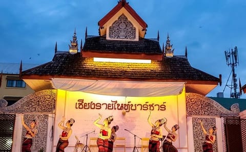 Evening Trishaw Ride and Dinner in Chiang Rai