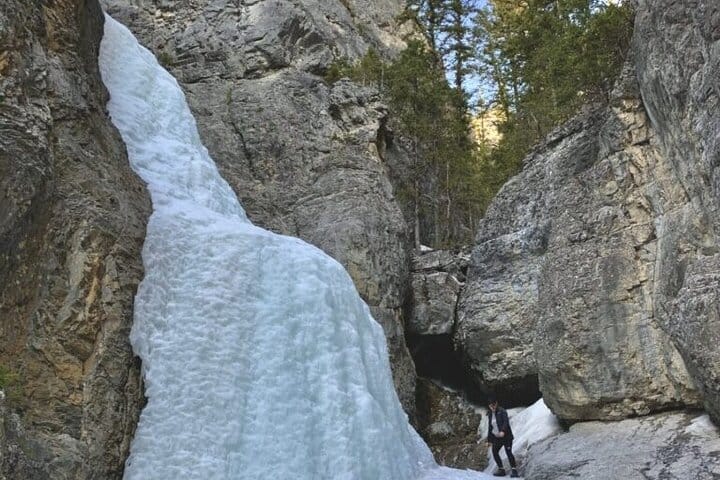 Grassi Lake and Grotto Canyon Icewalk from Calgary 5