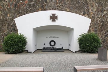 Ehrenbreitstein Fortress Tour with Scenic Cable Car Ride in Koblenz