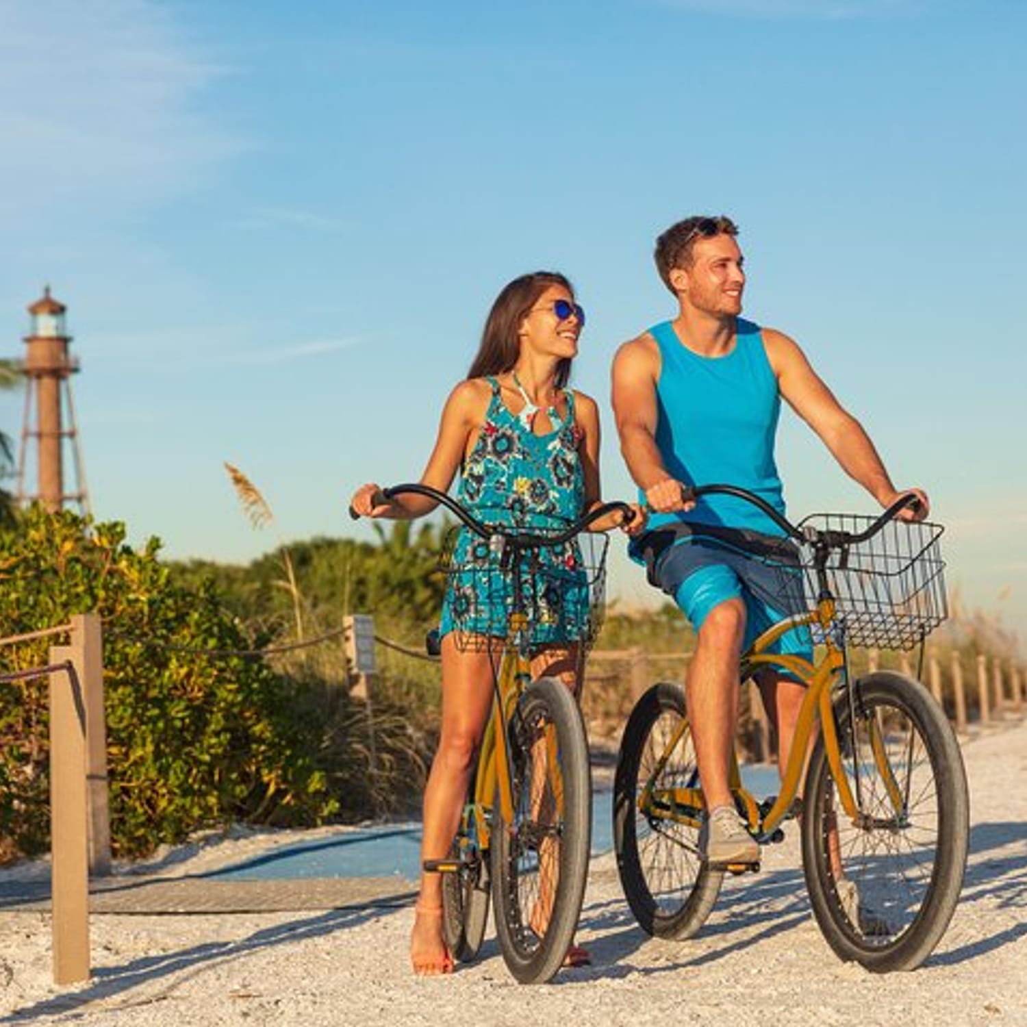 Dilly Dally Cultural Bike Tour of Downtown Nassau with a Guide