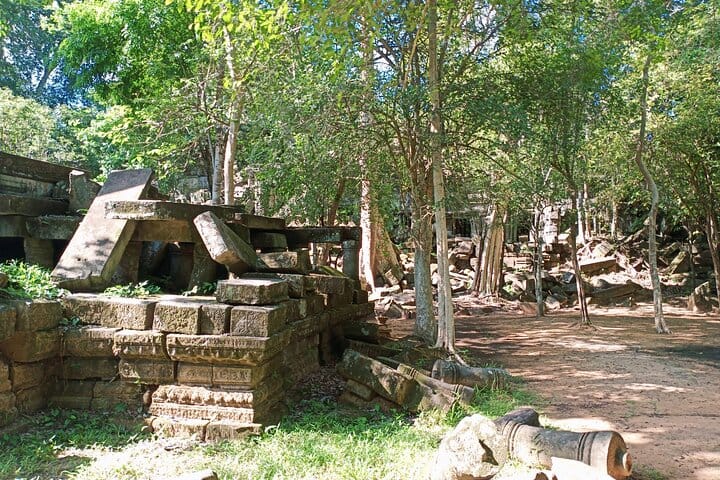 Private One Day to Banteay Srei, Beng Mealea and Rolous Group 6