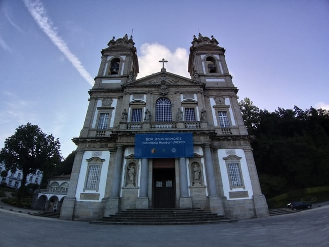 Private car transfer from Porto to Santiago de Compostela photo 2