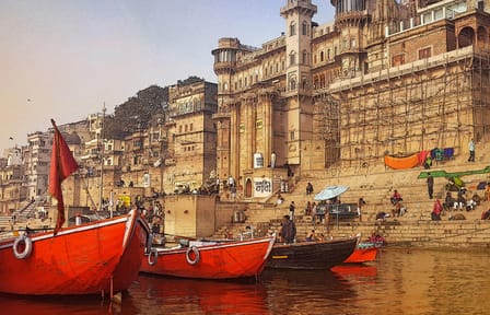 5-Day Cultural Tour of Agra and Varanasi from Delhi