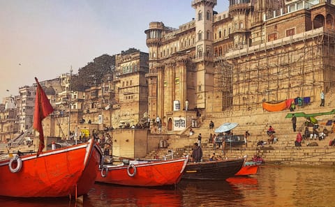 5-Day Cultural Tour of Agra and Varanasi from Delhi