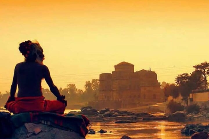 Sadhu at Orchha - Chuttibaaz.com