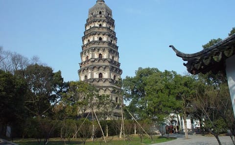 Suzhou Day Tour: Lingering Garden, Tiger Hill, and Imperial Cuisine