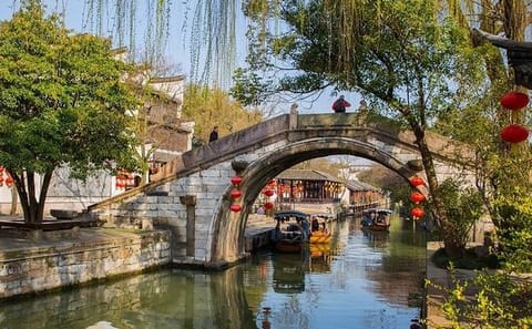 Wuzhen Water Town Day Tour from Hangzhou with Boat Ride