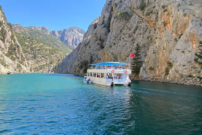 Green Canyon Boat and Green Lake Tour with Lunch and Soft Drinks 8